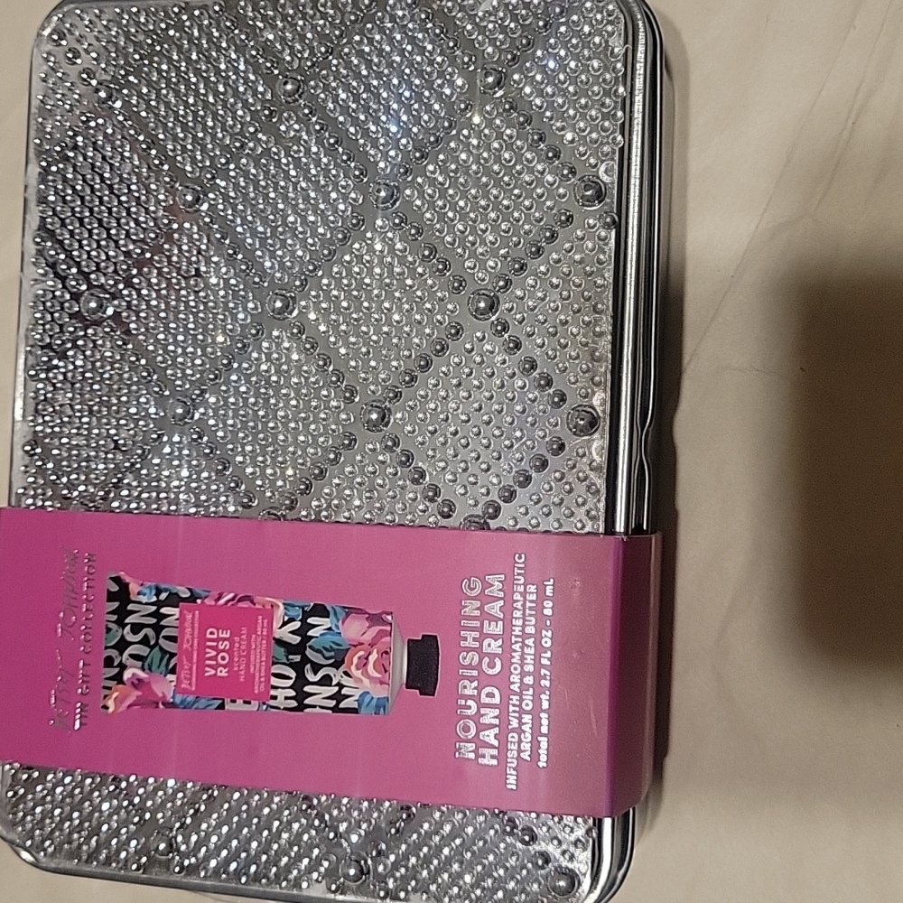 Betsey Johnson Silver Gift Set with Pink Accents - Picture 4 of 5